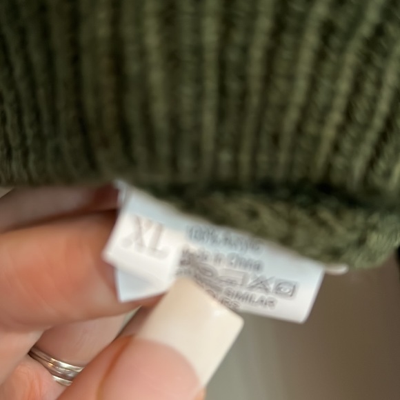 Sweater - Picture 2 of 2